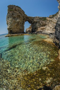 Uçurumlar, Paxi eşsiz ve doğal kemer