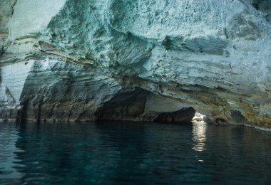 deniz manzara ve Kleftiko taşlara