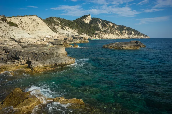 Seascape, penhascos e praias em Paxi, Grécia — Fotografia de Stock