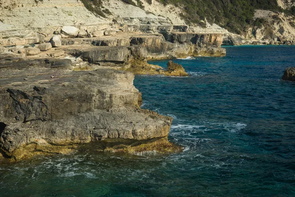 Meereslandschaft, Klippen und Strände auf Paxi, Griechenland — Stockfoto
