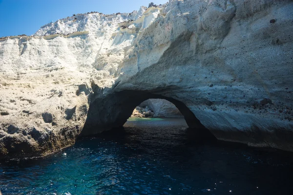 독특한 해 식 동굴 Sykia, 그리스 — 스톡 사진