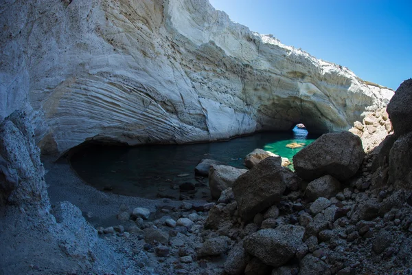 ユニークな海の洞窟 Sykia、ギリシャ — ストック写真