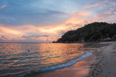 Günbatımı ve gündoğumu Cristal koyunda