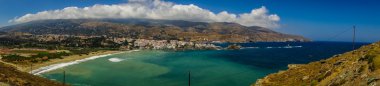 Panoramik şehir Andros, Yunanistan