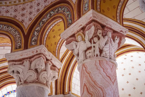Церковь Святого Пьера, Шовиньи, Франция — стоковое фото