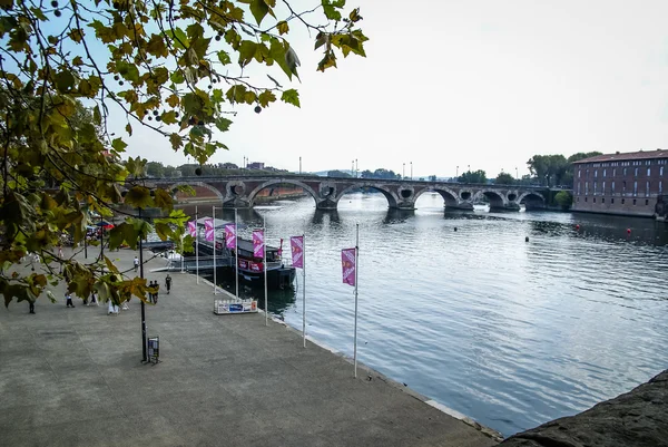 Ponte sobre o rio Garonne, Toulouse — Fotografia de Stock