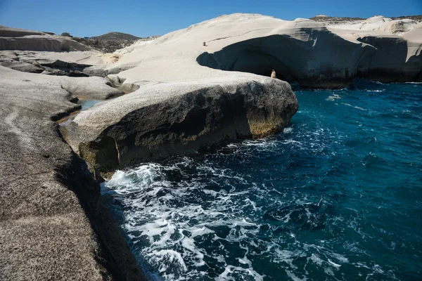 Moonscape beach Sarakiniko, Milos, Greece — Stock Photo, Image