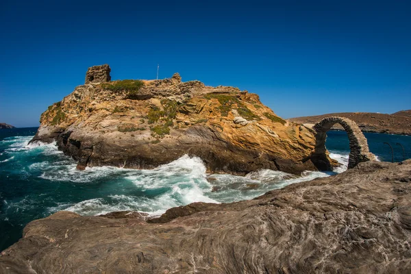 Gamla bron till lilla ön Andros — Stockfoto