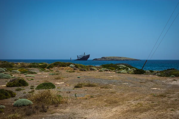 Sunken ship in the sea, Kythira — Stockfoto