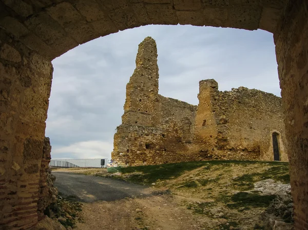 Ruïnes van een middeleeuws kasteel in Fuentiduena — Stockfoto