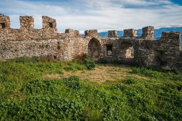 Ruïnes van het kasteel van de Byzantijnse stad van Mystras — Stockfoto