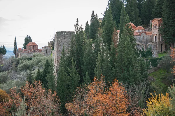 Ruinas del castillo bizantino ciudad de Mystras — Foto de Stock