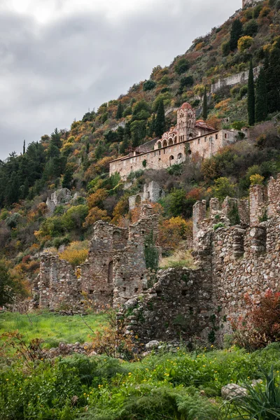 Mystras Bizans Kalesi şehrin kalıntıları — Stok fotoğraf