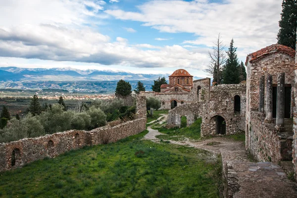 Ruinas del castillo bizantino ciudad de Mystras — Foto de Stock