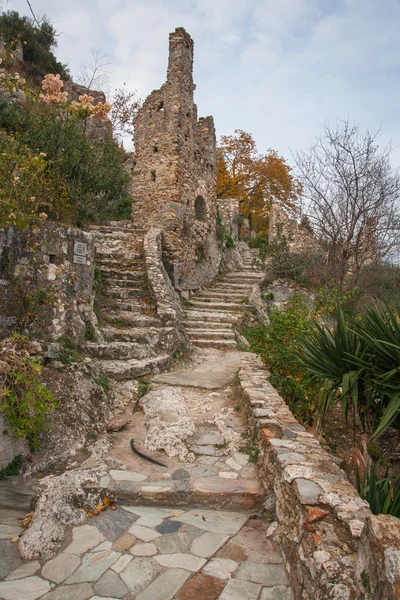 Ruinerna av bysantinska slottet staden Mystras — Stockfoto