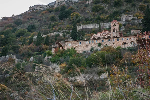 Ruinas del castillo bizantino ciudad de Mystras — Foto de Stock