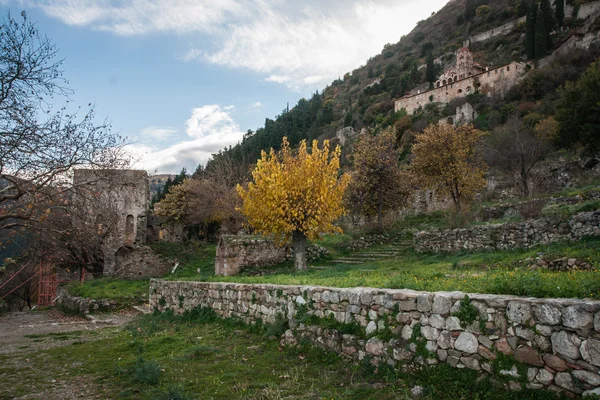 Ruinas del castillo bizantino ciudad de Mystras — Foto de Stock