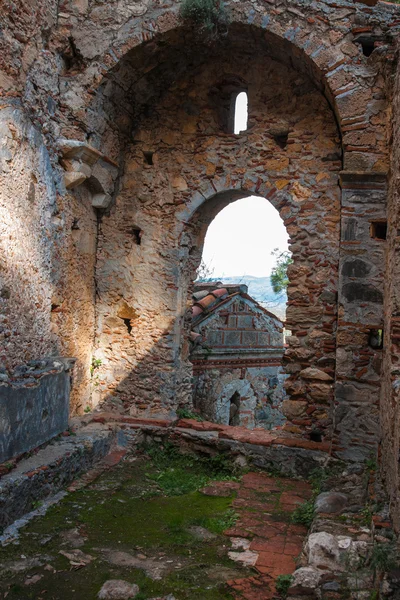 Ruinas del castillo bizantino ciudad de Mystras — Foto de Stock