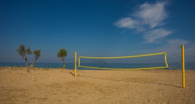 kumlu sahilde Voleybol net