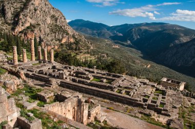 Apollon antik Yunan tapınağı kalıntıları