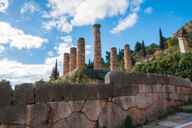 Apollon antik Yunan tapınağı kalıntıları