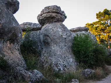Büyülü Cuenca şehir Castilla la benzersiz kaya oluşumları 