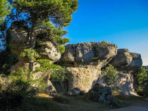 Formations rocheuses uniques dans la ville enchantée de Cuenca, Castille — Photo