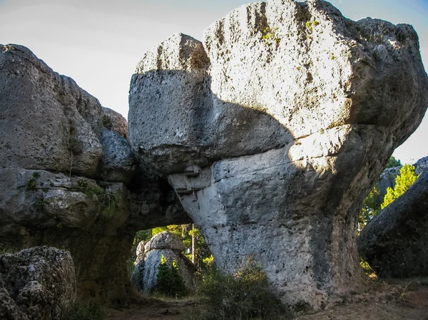 Formations rocheuses uniques dans la ville enchantée de Cuenca, Castille — Photo