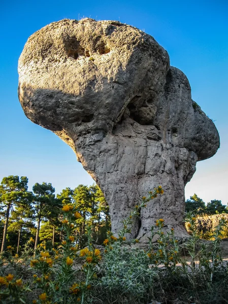 Formations rocheuses uniques dans la ville enchantée de Cuenca, Castille — Photo