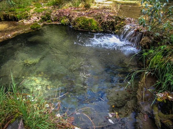 Source de la rivière Cuervo, Cuenca, Castilla la Mancha, Espagne — Photo