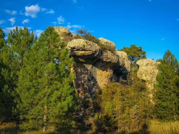 Unique rock formations in enchanted city of Cuenca, Castilla — стоковое фото