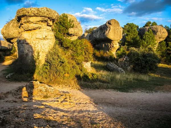 Egyedülálló sziklaalakzatok elvarázsolt város Cuenca, Castilla la — Stock Fotó