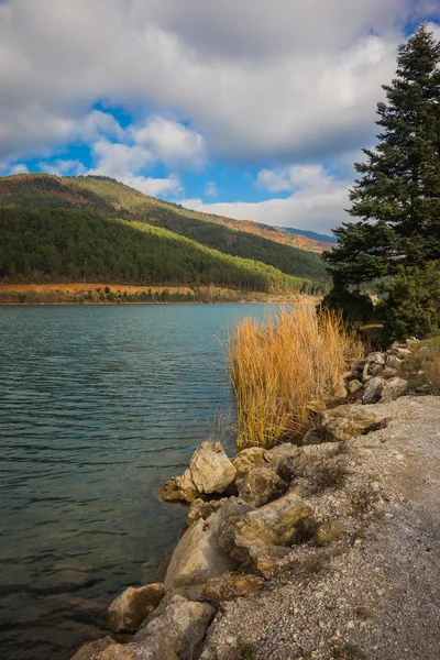 Picturesque landscape on the lake Doxa on Peloponnese — Stock Photo, Image