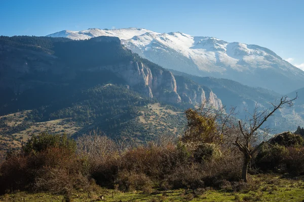 Paysage montagneux près du lac de Stimfalia au Péloponnèse, Grèce — Photo