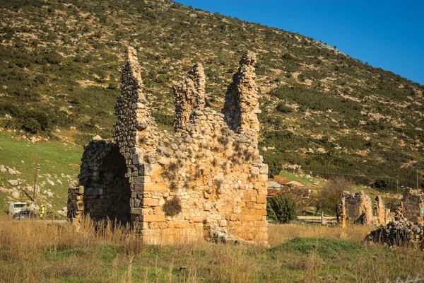 Stimfalia, Peloponnese, Yunanistan, eski bir manastır kalıntıları — Stok fotoğraf
