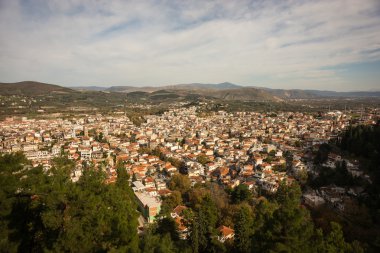 Dağın üzerinden Şehir Manzaralı
