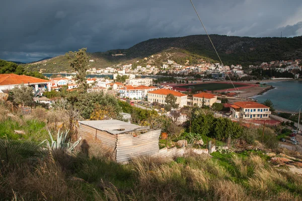 Paysage urbain de l "île de Poros, Grèce — Photo