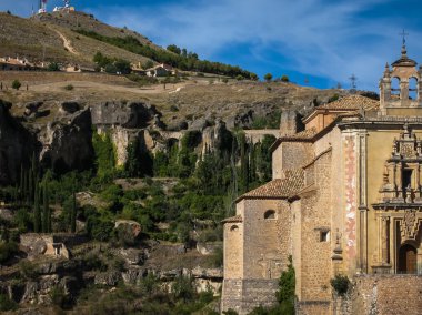 Cuenca ve garip kaya oluşumları