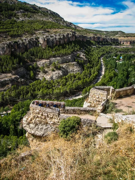 Cuenca och märkliga klippformationer — Stockfoto