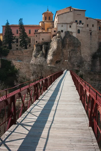 Cuenca şehir ve kaya oluşumları — Stok fotoğraf