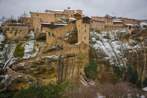 Vista de las montañas y monasterios de Meteora en invierno, Gree —  Fotos de Stock