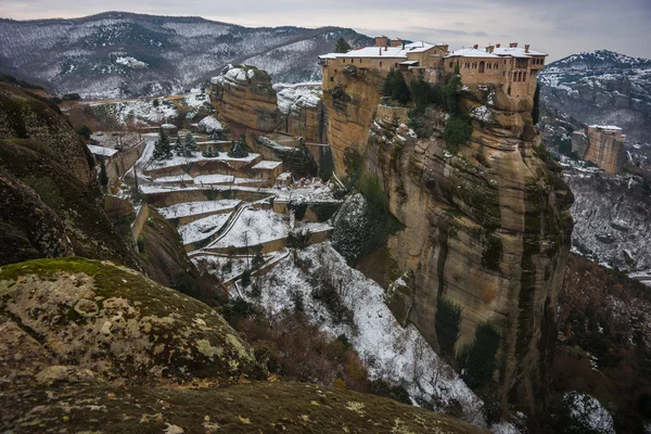 Pohled na hory a kláštery Meteory v zimě, Gree — Stock fotografie