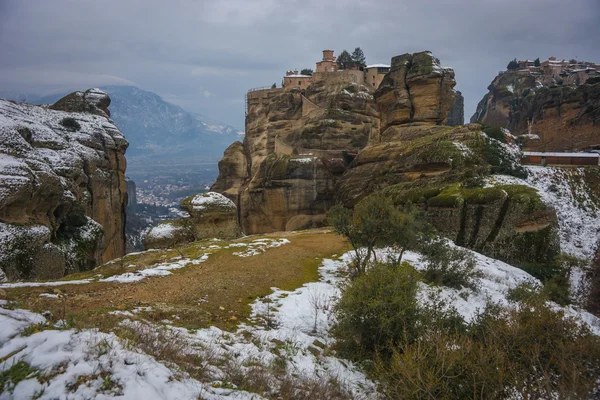 View of the mountains and monasteries of Meteora in winter, Gree — Stock Photo, Image