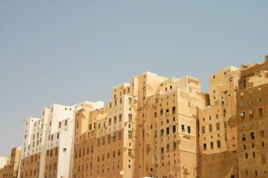 Shibam Hadramawt dünyanın en eski çamur tuğlalı gökdelen şehridir.