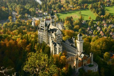 Almanya, Bavyera 'daki Neuschwanstein Şatosu Panorama Manzarası