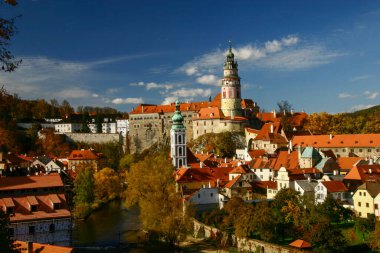 Cesky Krumlov 'un peri masalı şehri: Avrupa' nın en güzel şehirlerinden biri.