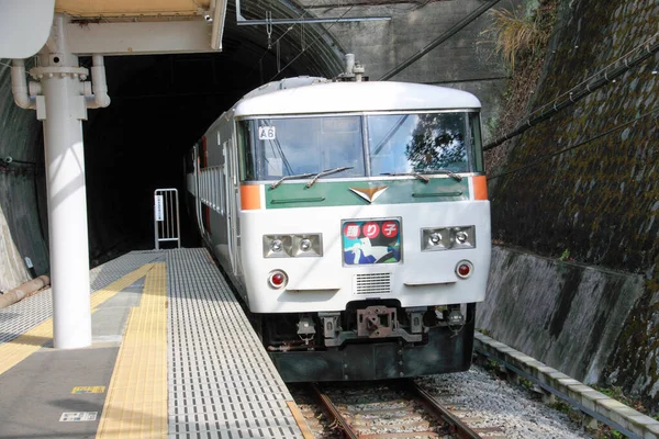 일본의 카와즈 2011 가와즈 철도역에 진입하다 — 스톡 사진