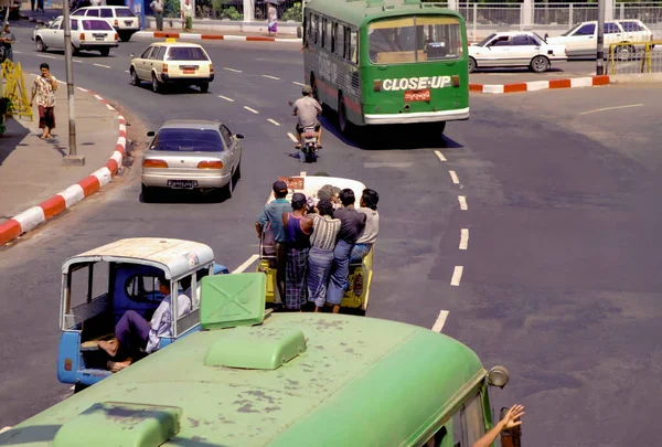 Yangon Mianmar 1997 Május Yangon Város Utcája 1990 Évek Végén — Stock Fotó
