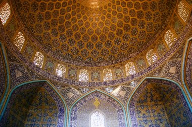 Dome of Sheikh Lotfollah Mosque in Isfahan, Iran clipart