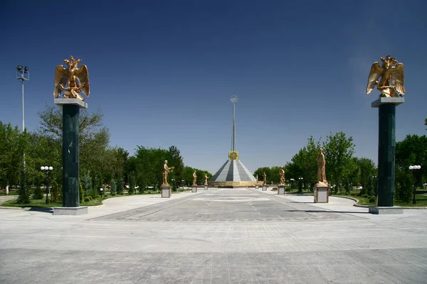 Ashgabat Türkmenistan Mayıs 2007 Türkmenistan Bağımsızlığının Yıldönümü Anıtı — Stok fotoğraf